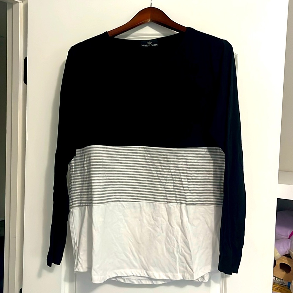 Long sleeve nursing/pumping friendly top, large